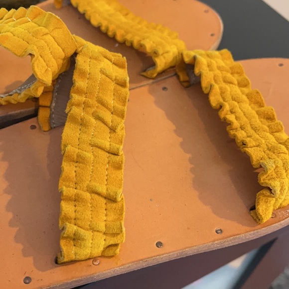 Beek handmade sandals yellow suede slides 10 EUC - Picture 9 of 10